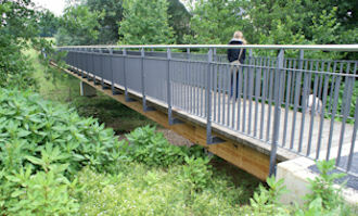 Fussgaengerbruecke pleisbach sankt augustin